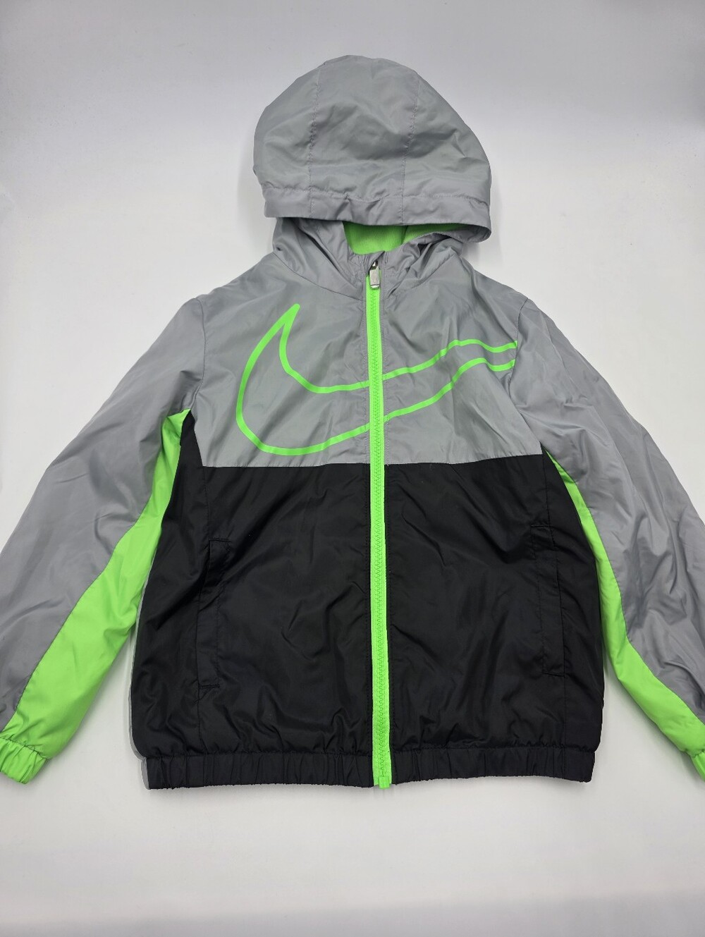 Nike boys' Windrunner fleece jacket size 6